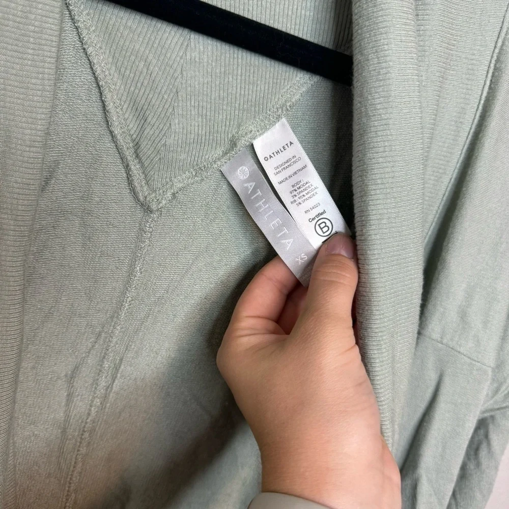 Athleta nirvana wrap long sleeve in opal green